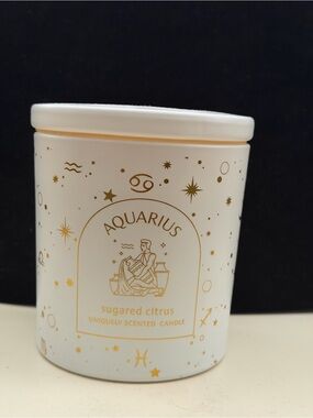 Aquarius Sugared Citrus Scented Candle - White and Gold